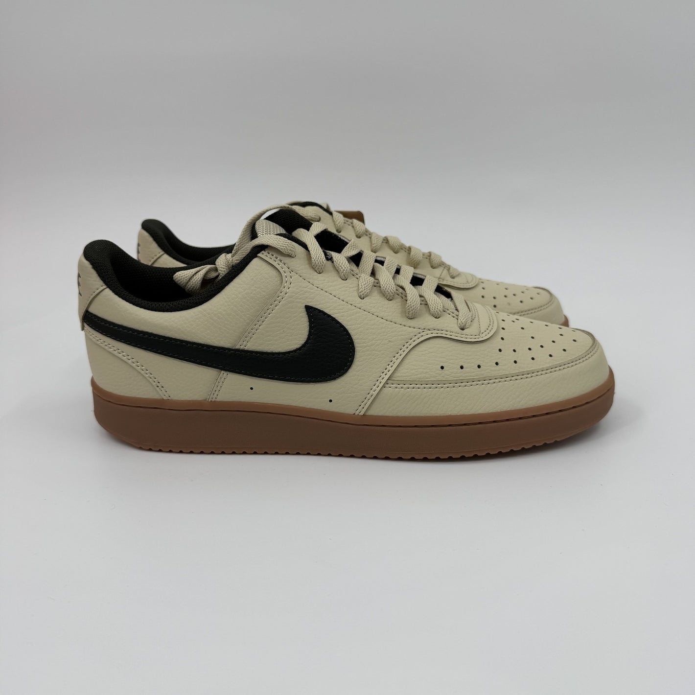 Nike Men's Court Vision Low Shoes, Light Khaki/Sequoia-Gum Medium Brown, 12