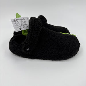 Crocs Unisex-Adult Classic Cozzzy Slipper, Fuzz Lined House Slippers for Women and Men, Black, 8 Women/6 Men
