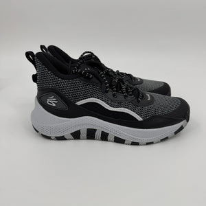 Under Armour - Unisex Curry 3Z 24 Shoes, Color Black (001), Size: 8 M US Mens / 9.5 M US Womens