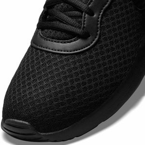 NIKE Women's Low-Top Sneaker, Black Black Barely Volt, 5